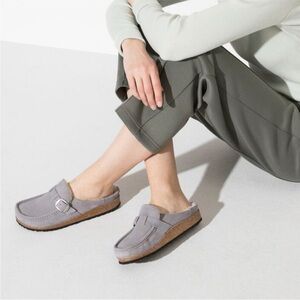 NIB BIRKENSTOCK Buckley Shearling suede leather Stone Coin clogs 38 women size 7